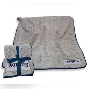 NEW ENGLAND PATRIOTS Frosty Fleece Blanket